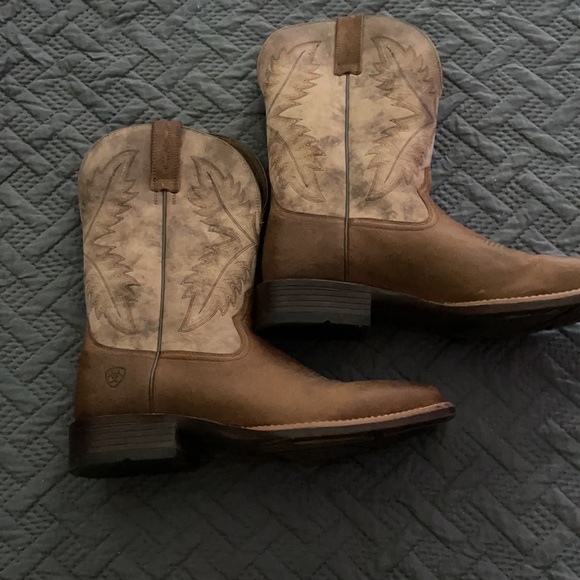 Boots - Picture 4 of 6